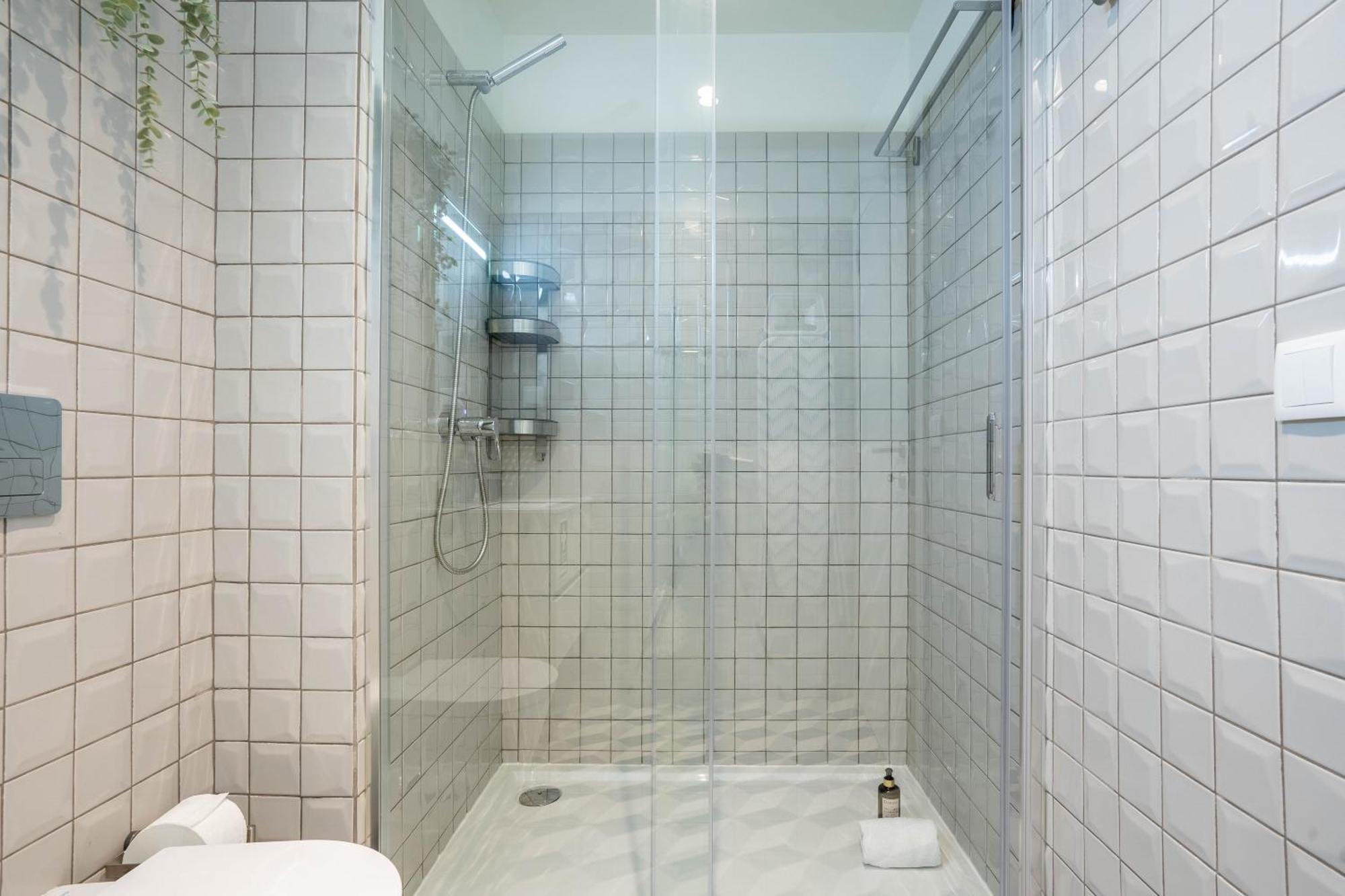 Trindade Bliss: 1Br W/ Free Parking By Lovelystay Porto Exterior photo