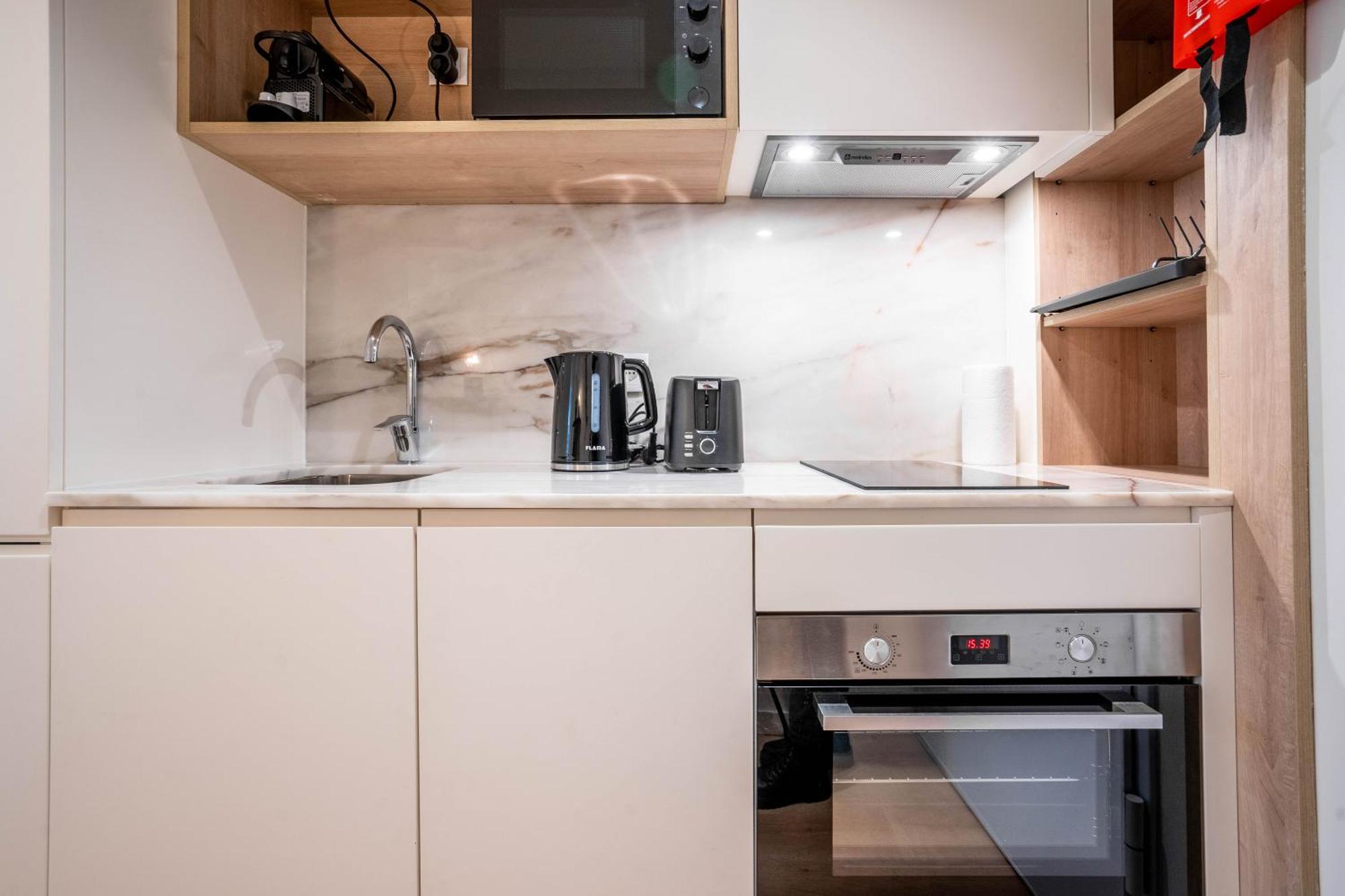 Trindade Bliss: 1Br W/ Free Parking By Lovelystay Porto Exterior photo