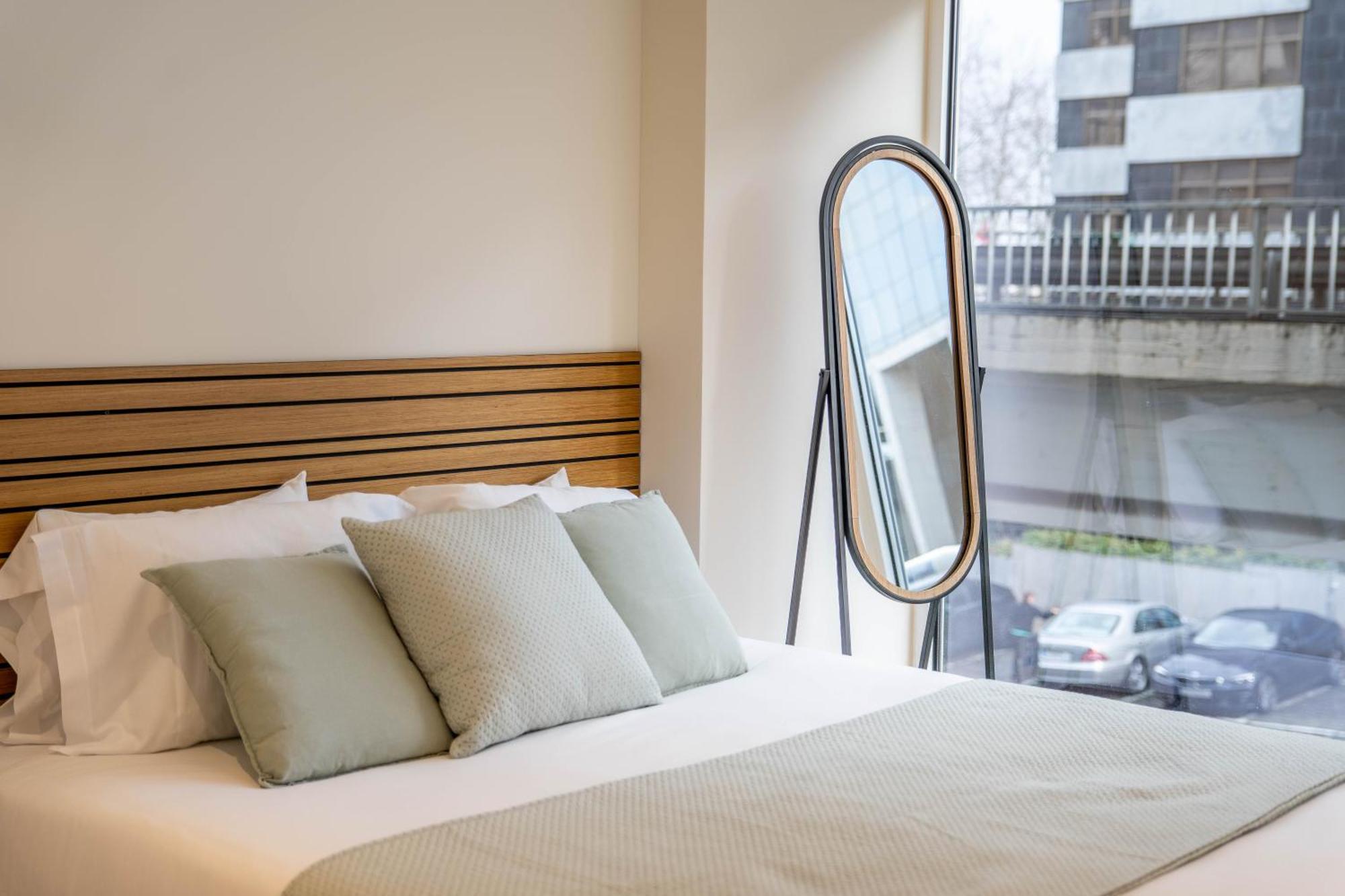 Trindade Bliss: 1Br W/ Free Parking By Lovelystay Porto Exterior photo