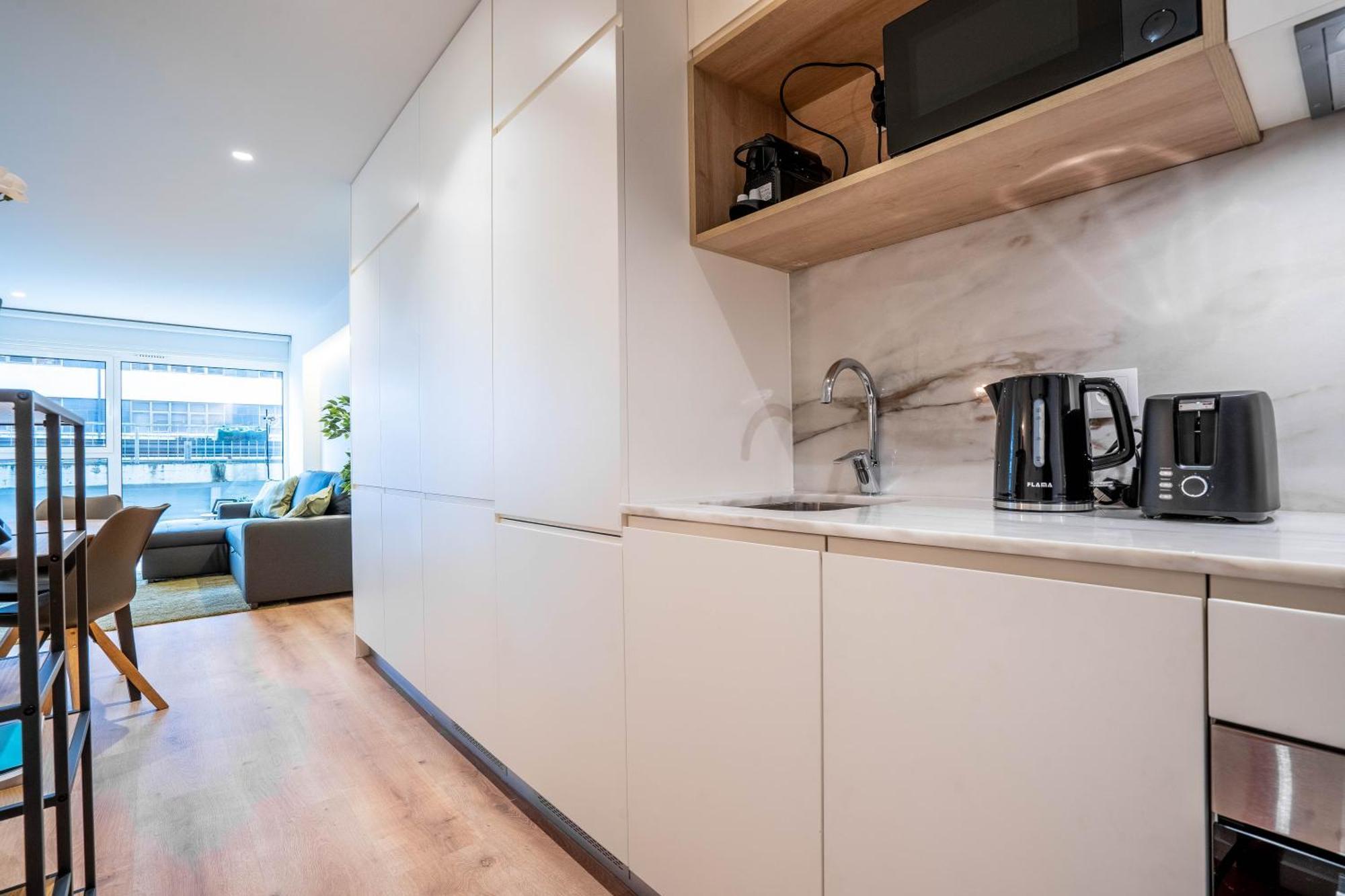 Trindade Bliss: 1Br W/ Free Parking By Lovelystay Porto Exterior photo